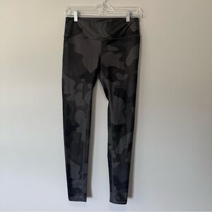 Alo Black/Gray Camo Leggings Size S